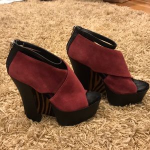 Retro platform with 5” heel